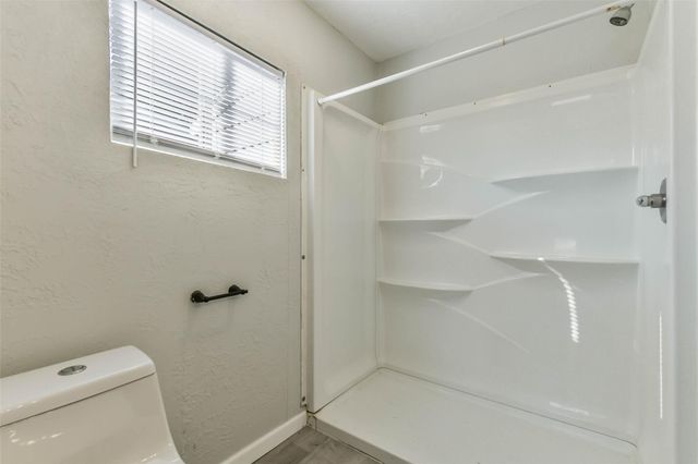 624 15th Avenue N, Texas City, TX 77590