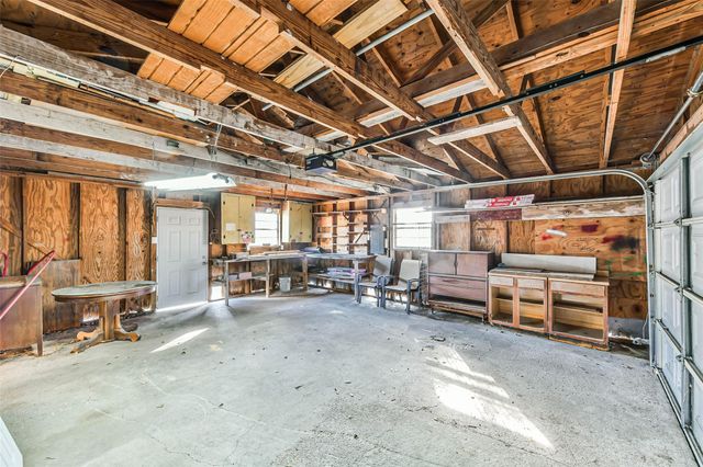 624 15th Avenue N, Texas City, TX 77590