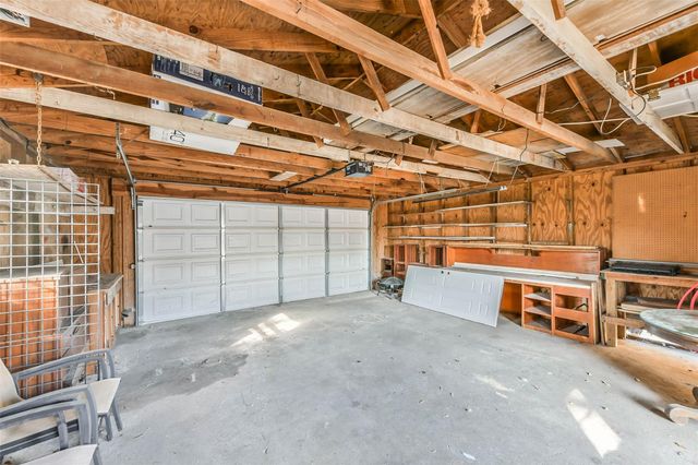 624 15th Avenue N, Texas City, TX 77590