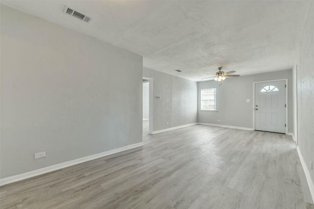 624 15th Avenue N, Texas City, TX 77590