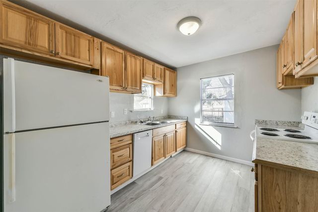 624 15th Avenue N, Texas City, TX 77590