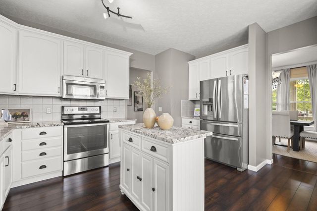 498 Yale Circle, Pickerington, OH 43147