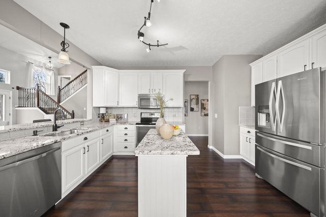 498 Yale Circle, Pickerington, OH 43147