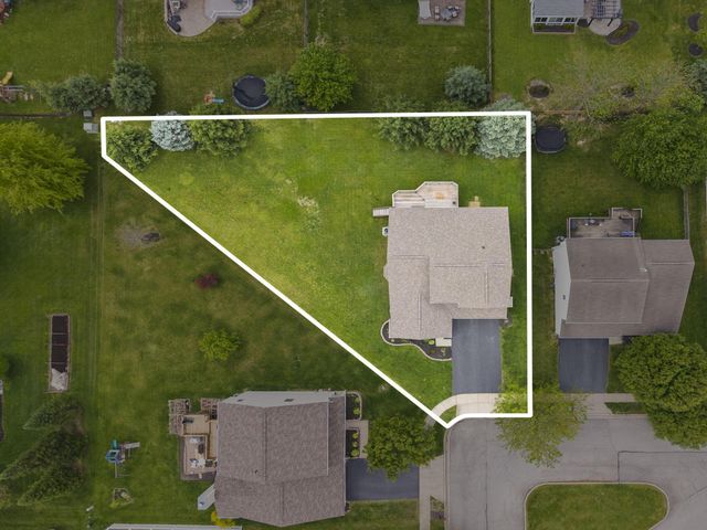 498 Yale Circle, Pickerington, OH 43147