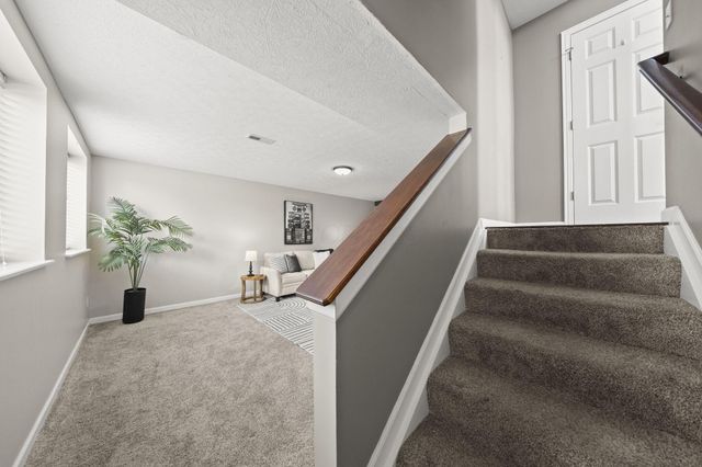 498 Yale Circle, Pickerington, OH 43147