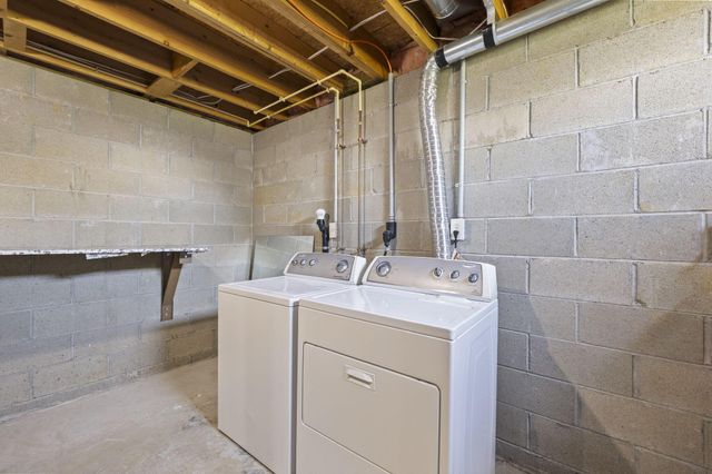 498 Yale Circle, Pickerington, OH 43147