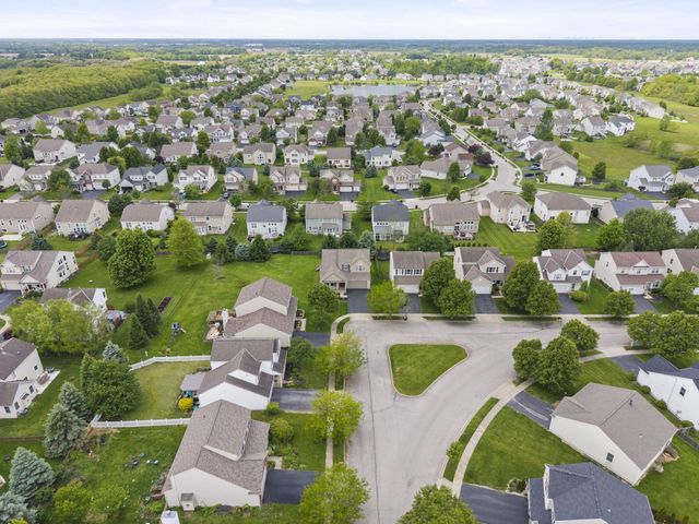 498 Yale Circle, Pickerington, OH 43147