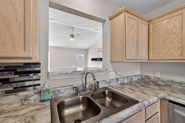 7232 Ole Nottingham Dr, Antioch, TN 37013