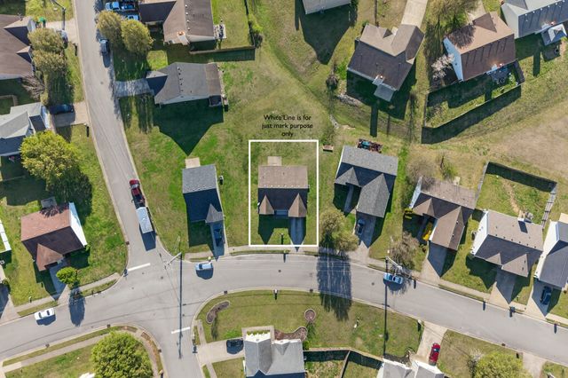 7232 Ole Nottingham Dr, Antioch, TN 37013