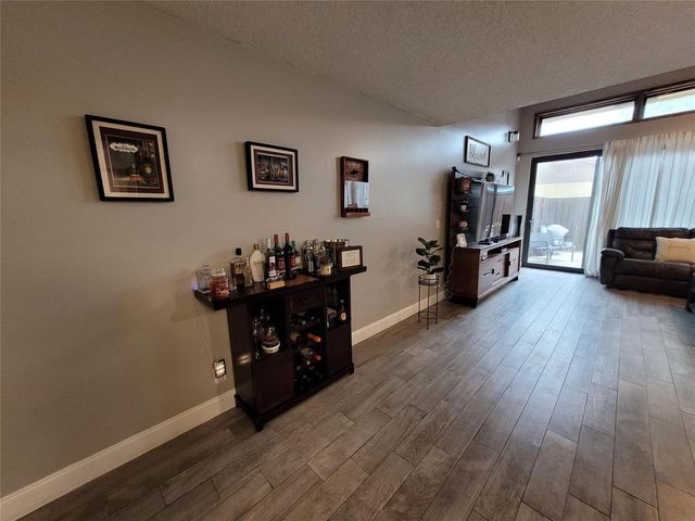 1146 N University Drive, Plantation, FL 33322