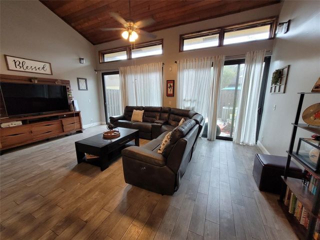 1146 N University Drive, Plantation, FL 33322