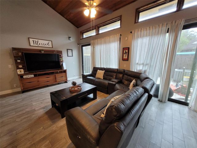 1146 N University Drive, Plantation, FL 33322