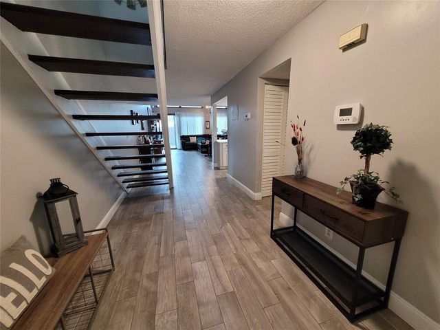 1146 N University Drive, Plantation, FL 33322