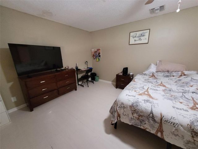1146 N University Drive, Plantation, FL 33322