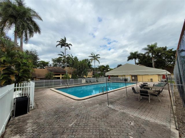 1146 N University Drive, Plantation, FL 33322