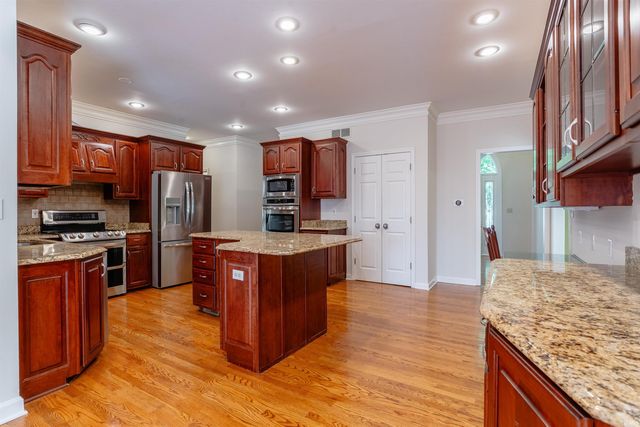 3466 Pine Ridge Drive, Newburgh, IN 47630