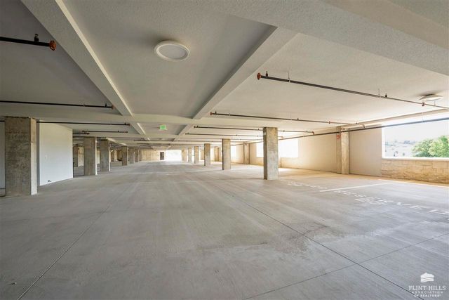 3010 Fieldhouse Cir Apt 106, Manhattan, KS 66503