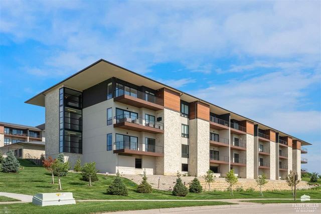 3010 Fieldhouse Cir Apt 106, Manhattan, KS 66503