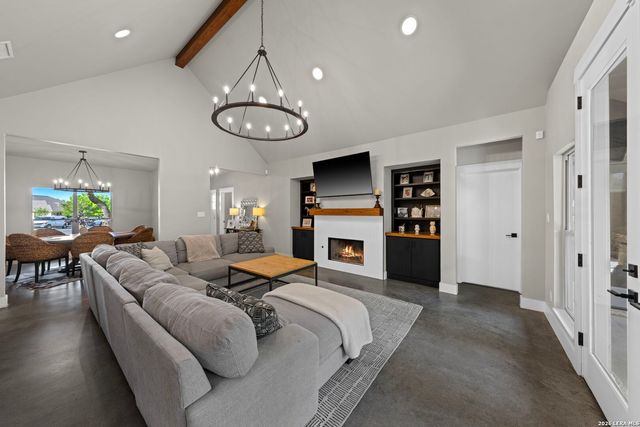 2146 Stone Gate, Fredericksburg, TX 78624
