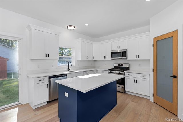 50627 Elsey Street, New Baltimore, MI 48047