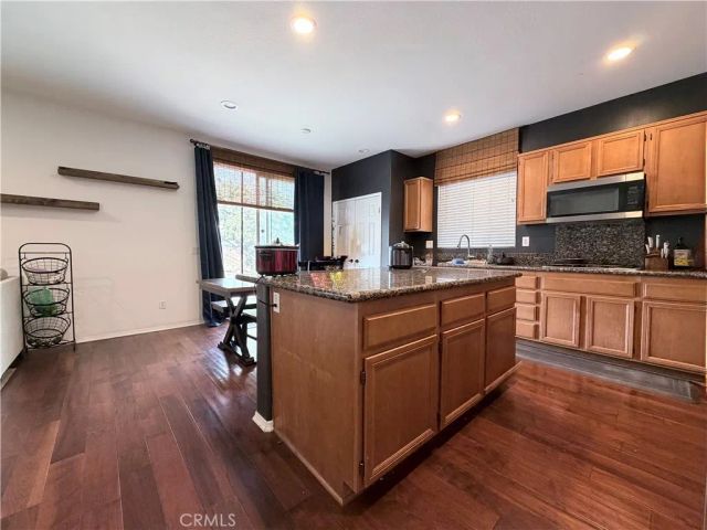 562 Quigley Lane, Perris, CA 92570