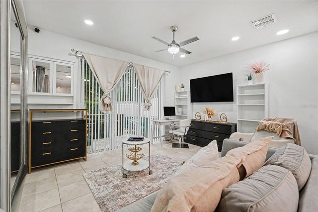 5374 SYLVESTER LOOP, Tampa, FL 33610