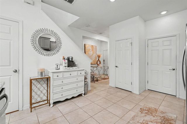 5374 SYLVESTER LOOP, Tampa, FL 33610