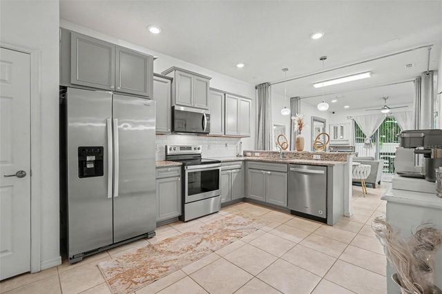 5374 SYLVESTER LOOP, Tampa, FL 33610