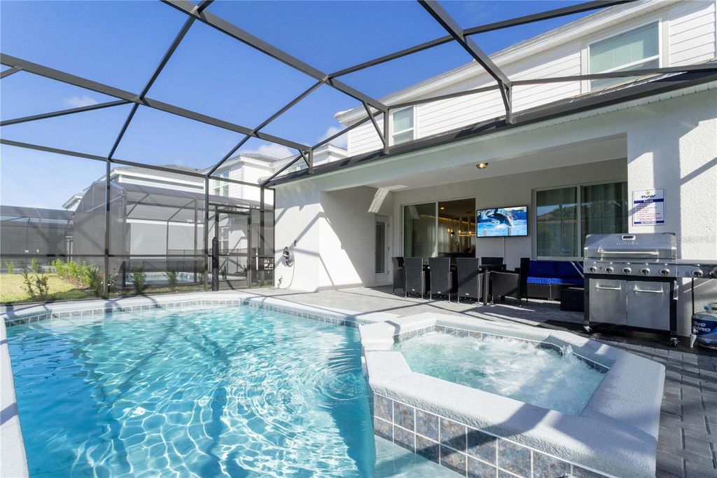 Image 17 of property listing at 7335 OAKMOSS LOOP, Davenport, FL 33837