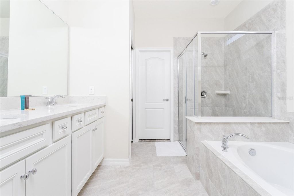 Image 45 of property listing at 7335 OAKMOSS LOOP, Davenport, FL 33837
