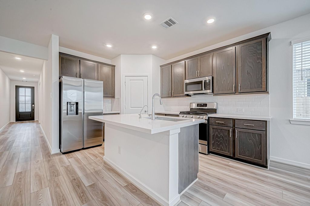 9746 Pettus Creek Drive, Cypress, TX 77433