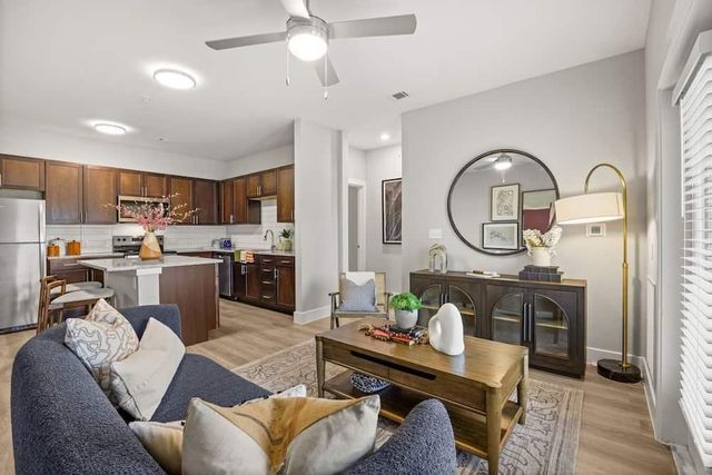 4835 E Yager LN 1305, Manor, TX 78653