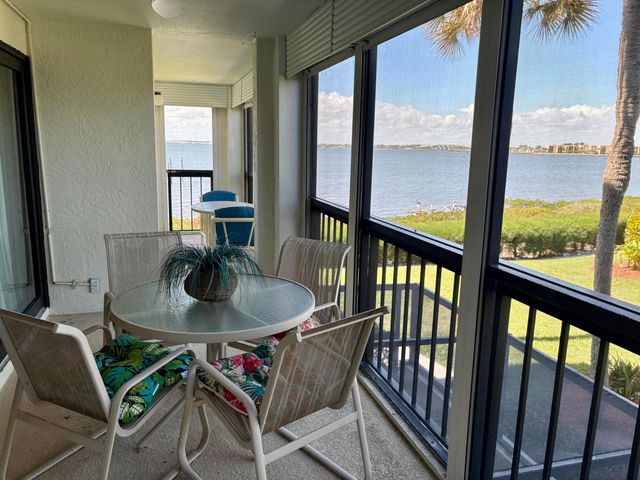 3792 NE Ocean Boulevard 211-n, Jensen Beach, FL 34957