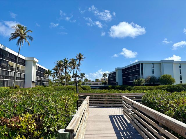 3792 NE Ocean Boulevard 211-n, Jensen Beach, FL 34957