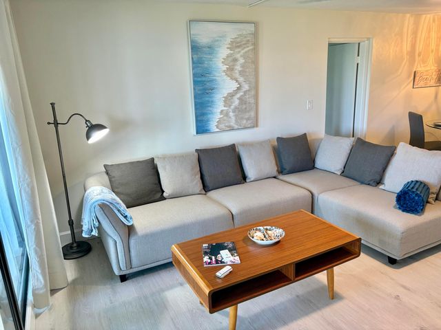 3792 NE Ocean Boulevard 211-n, Jensen Beach, FL 34957