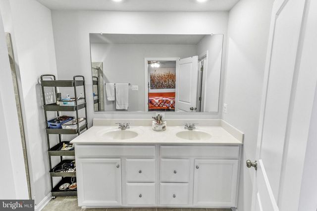 26 STEMBOGAN CT, Charles Town, WV 25414