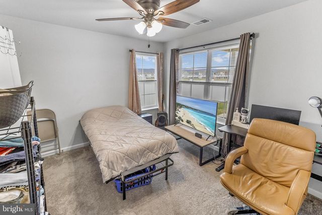 26 STEMBOGAN CT, Charles Town, WV 25414