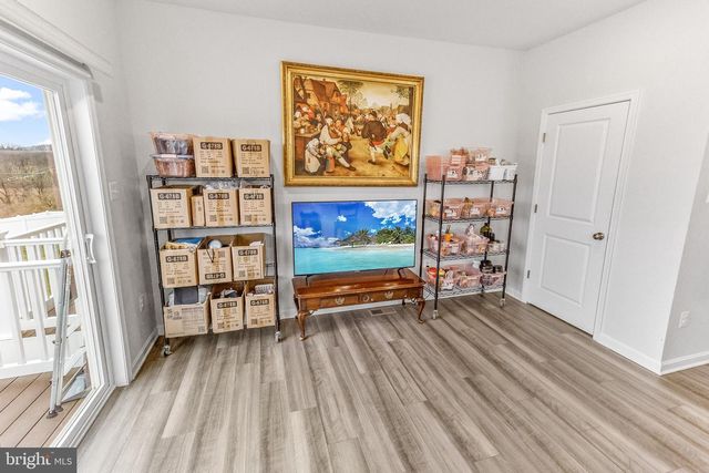 26 STEMBOGAN CT, Charles Town, WV 25414