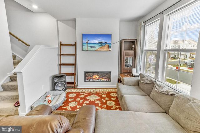 26 STEMBOGAN CT, Charles Town, WV 25414