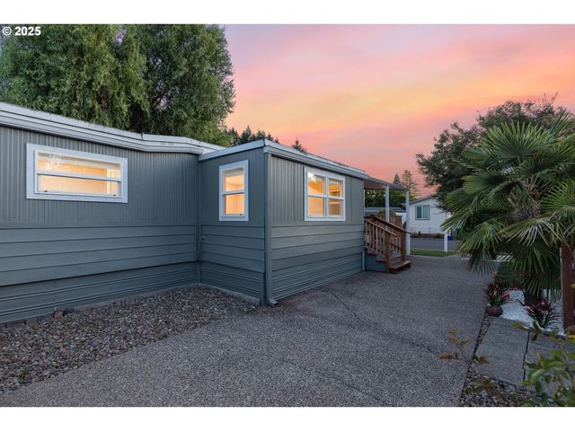 570 N 10th St 29, Cornelius, OR 97113