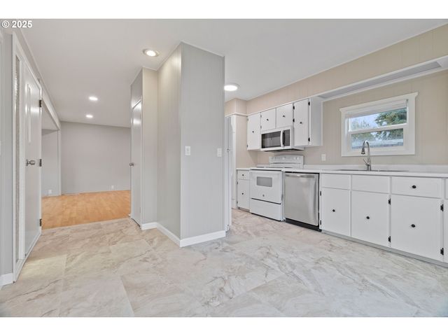 570 N 10th St 29, Cornelius, OR 97113