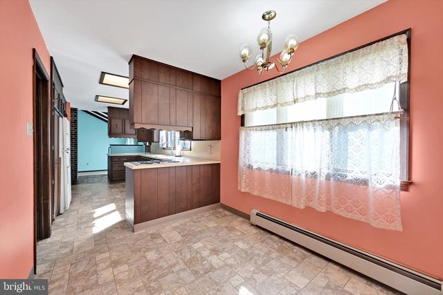 727 N CHURCH RD, Sinking Spring, PA 19608