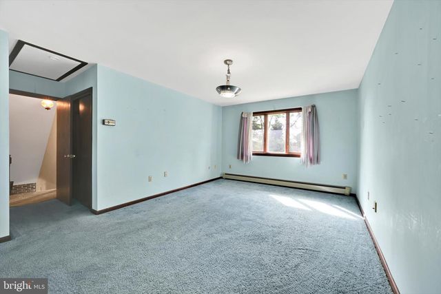727 N CHURCH RD, Sinking Spring, PA 19608