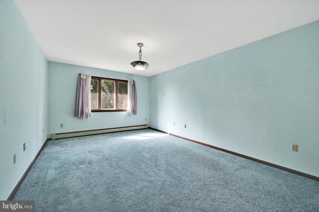 727 N CHURCH RD, Sinking Spring, PA 19608
