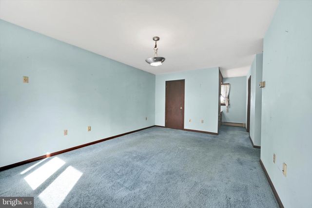 727 N CHURCH RD, Sinking Spring, PA 19608