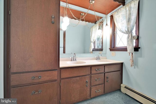 727 N CHURCH RD, Sinking Spring, PA 19608