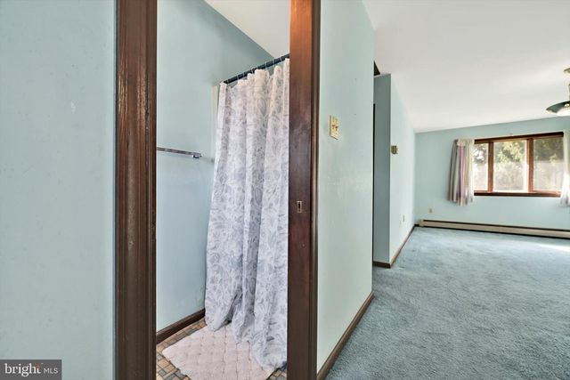 727 N CHURCH RD, Sinking Spring, PA 19608