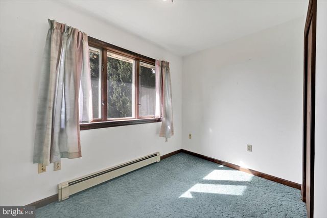 727 N CHURCH RD, Sinking Spring, PA 19608