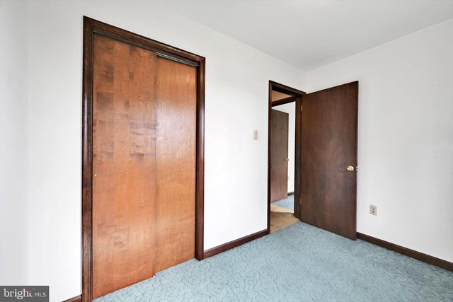 727 N CHURCH RD, Sinking Spring, PA 19608