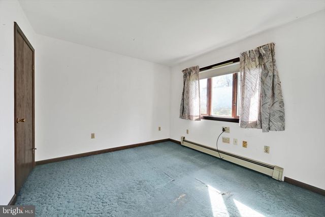 727 N CHURCH RD, Sinking Spring, PA 19608